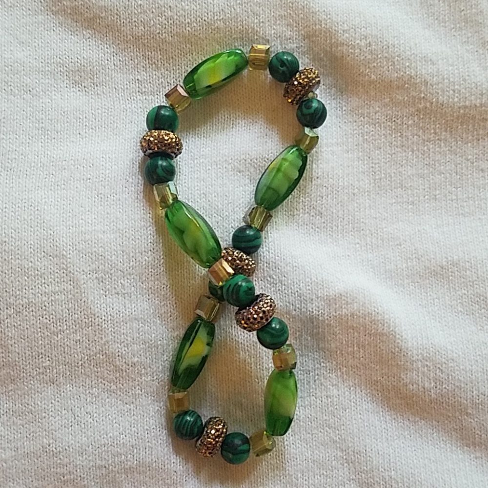Bracelets - Picture 4 of 8